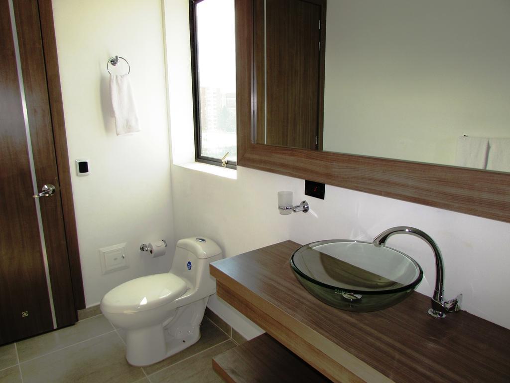 Aw Hotel Plaza Miranda Bogotá Zimmer foto